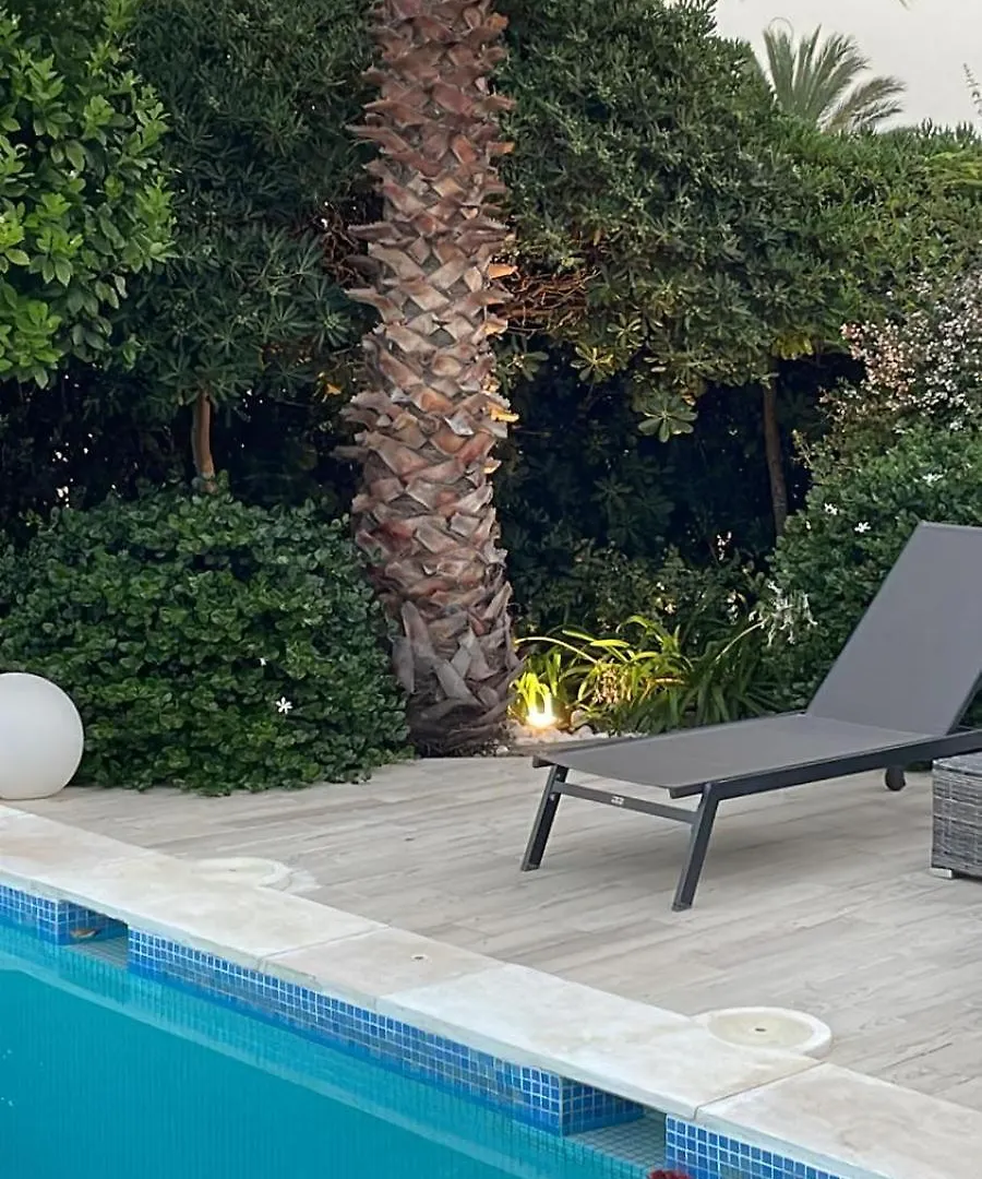 Hermosa Villa En Marbella,100 M Playa, Vistas Al Mar, Piscina Privada  Marbella