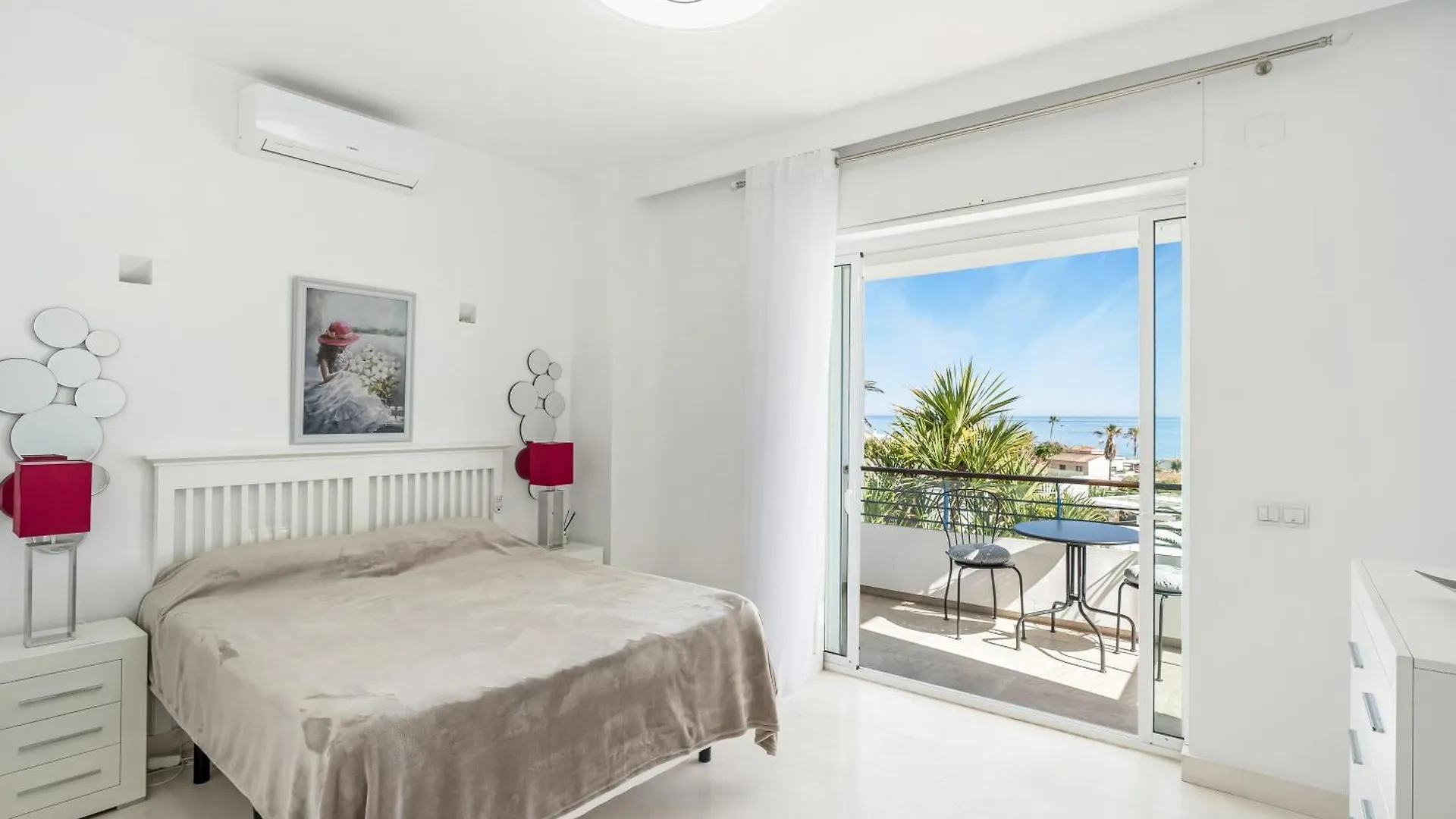 Hermosa Villa En Marbella,100 M Playa, Vistas Al Mar, Piscina Privada Spanien